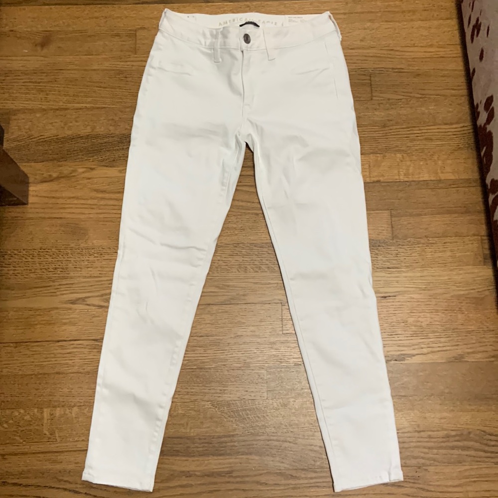 American Eagle White jeans 6 short